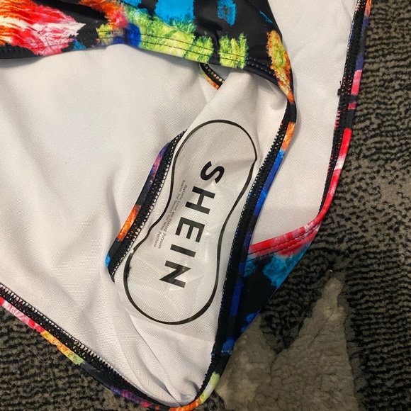 Rainbow one pice - Picture 7 of 7